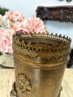 Antīks bronzas šampanieša dzesētājs uz lauvas ķepām — Magdeburgas lietuve, Ļoti smags (antique brass lion paw champagne ice bucket) (4660) - Image 10