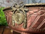 Bronzas un Vara Jardinière ar Aunu Galvām un Romiešu Medaljonu — Empire Stils, Francija/Beļģija, 19. gs. (3630) - Image 5