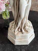 Figurine with female figures, medium size, plastic, medium light weight (7041) - Image 12