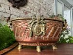 Bronzas un Vara Jardinière ar Aunu Galvām un Romiešu Medaljonu — Empire Stils, Francija/Beļģija, 19. gs. (3630)