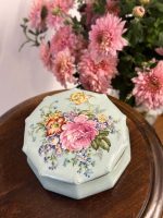Maza, ‘’Limoge’’ Porcelāna Lādīte ar Vāku (5181) - Image 2