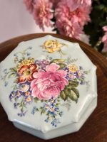 Maza, ‘’Limoge’’ Porcelāna Lādīte ar Vāku (5181) - Image 4