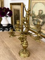 Grezns Bronzas Kandelabrs deviņām Svecēm ar Ķeruba Figūru — Baroka stilā, (bronze cherub candelabra for nine candles) (6080) - Image 2