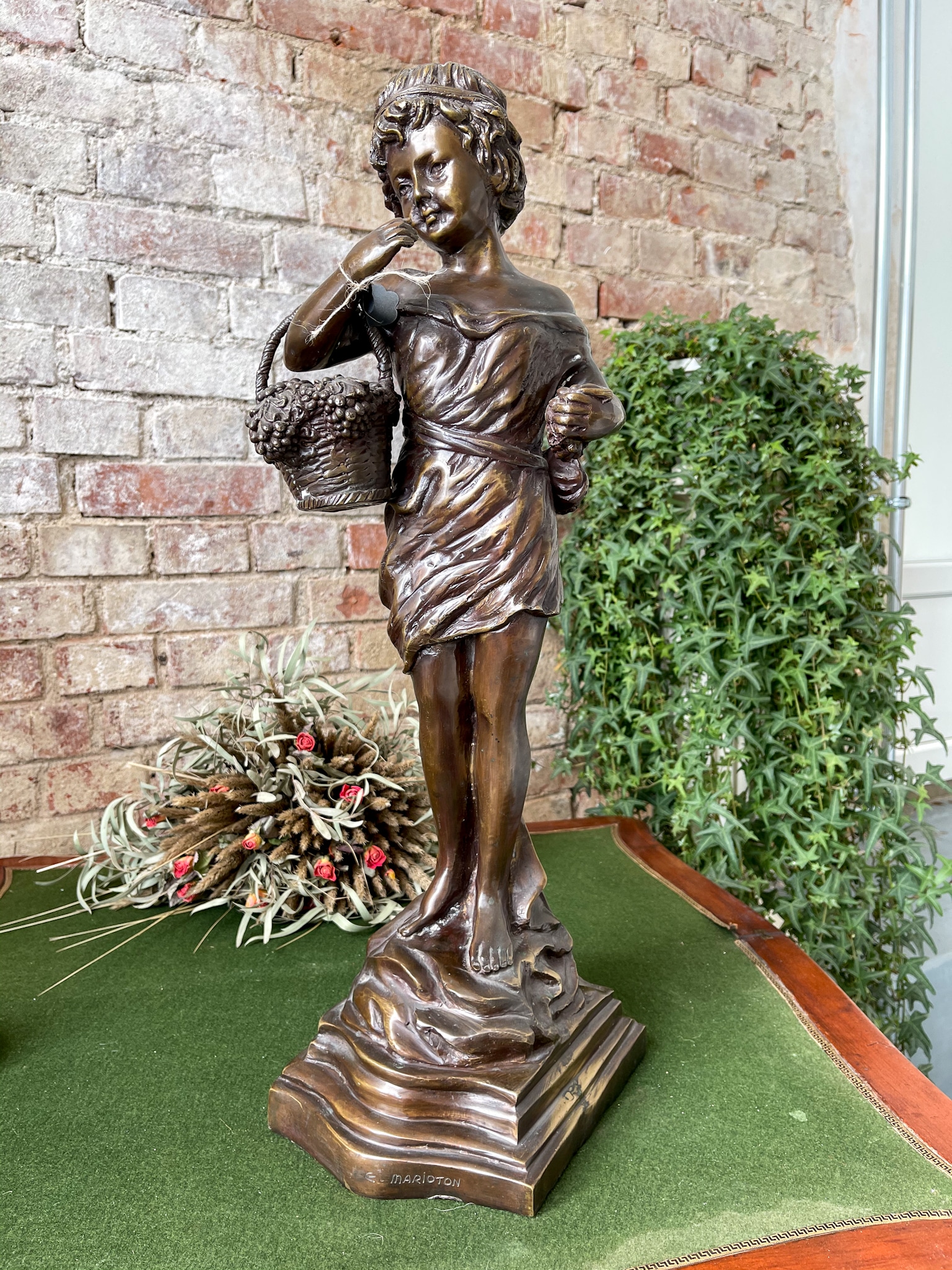 Stor, meget tung figur (1130) Stor, meget tung figur (1130)