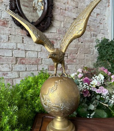 Bronzefigur med ørn og globus, stor størrelse (3593)