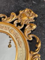 Zeltīts sienas spogulis ar ziedu motīviem — Neorokoko stilā (Gilt Neo-Rococo Wall Mirror with Floral Motifs) (7048) - Image 7