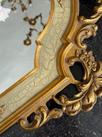 Zeltīts sienas spogulis ar ziedu motīviem — Neorokoko stilā (Gilt Neo-Rococo Wall Mirror with Floral Motifs) (7048) - Image 8