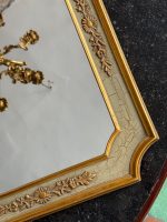 Zeltīts sienas spogulis ar ziedu motīviem — Neorokoko stilā (Gilt Neo-Rococo Wall Mirror with Floral Motifs) (7048) - Image 10