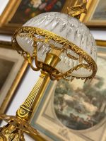 Grezna maza jūgendstila galda lampa ar sieviešu figūrām un slīpēta stikla kupolu, (Antique small Art Nouveau brass table lamp) (6051) - Image 6