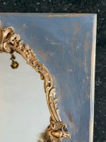 spogulis gaiši zilpelēkā krāsā ar zelta krāsas akcentiem, vidēja izmēra (7044) - Image 9