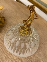 Grezna maza jūgendstila galda lampa ar sieviešu figūrām un slīpēta stikla kupolu, (Antique small Art Nouveau brass table lamp) (6051) - Image 4