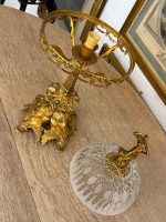 Grezna maza jūgendstila galda lampa ar sieviešu figūrām un slīpēta stikla kupolu, (Antique small Art Nouveau brass table lamp) (6051) - Image 3