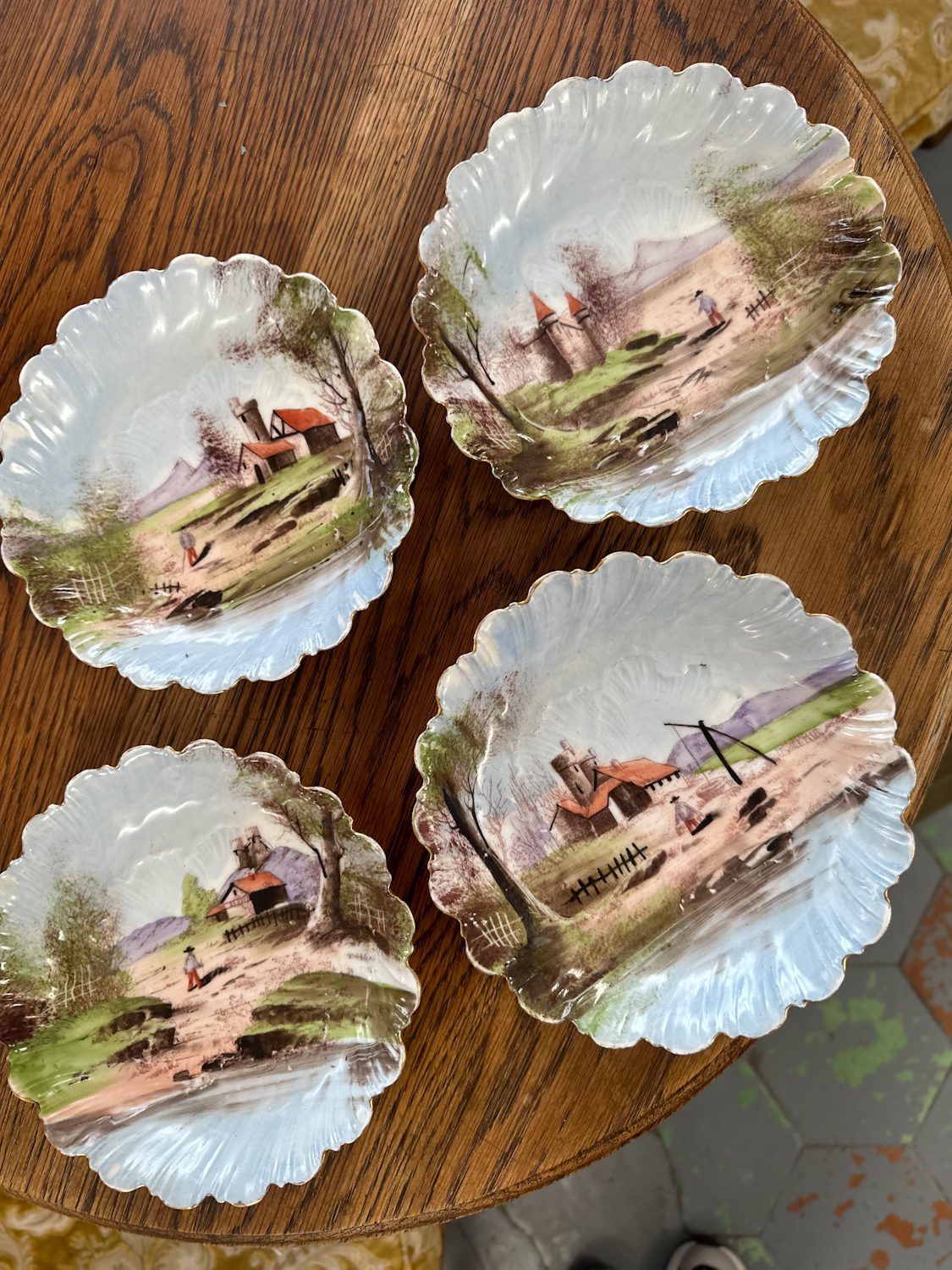 Maza Izmēra Porcelāna Šķīvji, 4gab (4342) - Image 1
