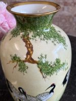 Apgleznota "Limoges" porcelāna vāze ar dzērvēm — japonisma stilā (Hand-Painted "Limoges" Porcelain Vase in Japonism Style) (7050) - Image 8