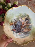 Porcelāna Šķīvis ar Medījuma Motīvu, Neliela Izmēra (5642) - Image 4