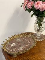 Antīka marmora paplāte ar misiņa apmali — Luija XVI stilā, smaga (antique brass marble display tray) (5048) - Image 2