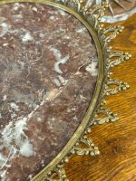 Antīka marmora paplāte ar misiņa apmali — Luija XVI stilā, smaga (antique brass marble display tray) (5048) - Image 6