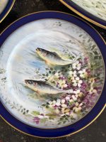 izsmalcināta "Limoge" porcelāna servīze ar zivīm, tumši zilā krāsā ar zelta krāsas akcentu, ar mākslinieka parakstu (7054) - Image 7