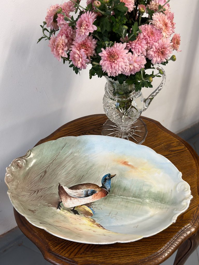 Liela Izmēra Franču Porcelāna Trauks ar Pīli, Smags Pēc Svara (5054) - Image 1