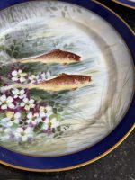 izsmalcināta "Limoge" porcelāna servīze ar zivīm, tumši zilā krāsā ar zelta krāsas akcentu, ar mākslinieka parakstu (7054) - Image 11