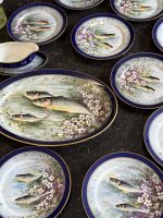 izsmalcināta "Limoge" porcelāna servīze ar zivīm, tumši zilā krāsā ar zelta krāsas akcentu, ar mākslinieka parakstu (7054) - Image 3