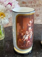 Divas cilindriskas porcelāna vāzes ar eņģeļu motīviem — Bīdermeijera stilā (Two Porcelain Vases) (7056) - Image 3