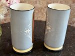 Divas cilindriskas porcelāna vāzes ar eņģeļu motīviem — Bīdermeijera stilā (Two Porcelain Vases) (7056) - Image 2