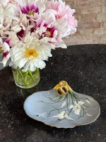 Porcelāna šķīvis ar stārķiem un zelta rokturi — Jūgendstilā (Limoges Porcelain Stork Dish in Art Nouveau Style) (7057) - Image 2