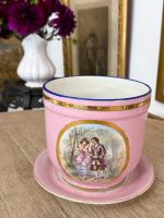 porcelāna kašpo/puķpods ar šķīvi pamatnē, Neo-Rokoko / Romantisms, vidēja izmēra (6087)