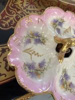 3 Daļīgs Porcelāna Trauks ar Maijpuķītēm un Ceriņiem (4341) - Image 4