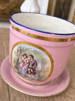 porcelāna kašpo/puķpods ar šķīvi pamatnē, Neo-Rokoko / Romantisms, vidēja izmēra (6087) - Image 5