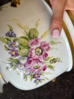 Ar rokām apgleznots porcelāna kašpo ar ziedu motīvu — klasicisma stilā (Hand-Painted Limoges Porcelain Cachepot in Neoclassical Style) (7059) - Image 8