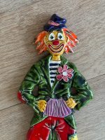 Neliela Izmēra Klauna Figūra, Liekama pie Sienas (5573) - Image 2