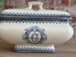 Antīka franču fajansa zupas terīne ar monogrammu — Terre de Fer, Vermont (antique terre de fer tureen vermont) (5689) - Image 10
