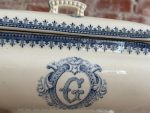 Antīka franču fajansa zupas terīne ar monogrammu — Terre de Fer, Vermont (antique terre de fer tureen vermont) (5689) - Image 11
