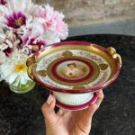 Beautiful schwarzburg porcelain footed dish with hand-painted portrait and gold gilding in historicism style.