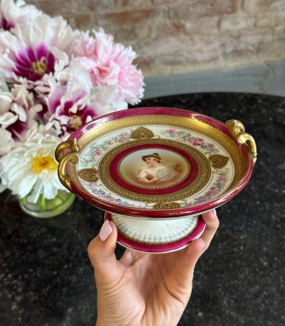 Beautiful schwarzburg porcelain footed dish with hand-painted portrait and gold gilding in historicism style.