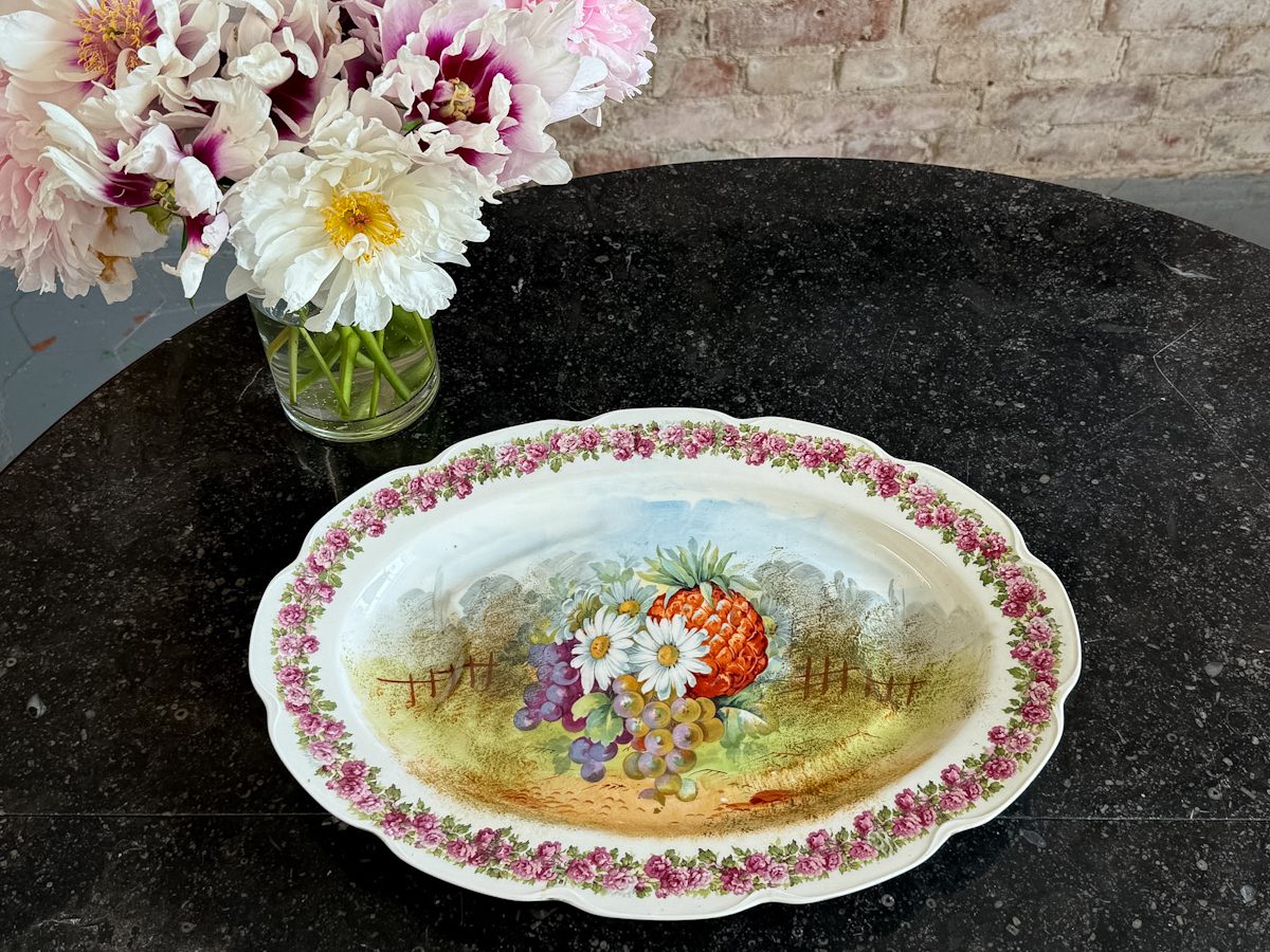 Liela izmēra porcelāna šķīvis ar ogu motīvu (7098) - Image 1
