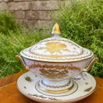 Porcelāna trauks ar vāku un šķīvi, "Limoge" (2883)