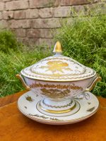 Porcelāna trauks ar vāku un šķīvi, "Limoge" (2883)
