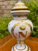 Miniatūra porcelāna vāze ar vāku (2882) - Image 3