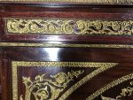 Ļiela izmēra Monumentāla Kumode ar Bronzas Appliqué un Melnu Marmoru — Boulle stils, Francija, 19.gs. (200) - Image 11