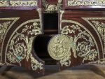Ļiela izmēra Monumentāla Kumode ar Bronzas Appliqué un Melnu Marmoru — Boulle stils, Francija, 19.gs. (200) - Image 3