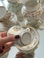 Ekskluzīvs Porcelāna Kafijas un Tējas Servīzes Komplekts 8 Personām — Historisma stilā, (Elegant Antique Porcelain Tea Service for Eight — Historism Style) (5146) - Image 11