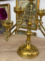 Piecszaru Baznīcas Kandelabru Pāris ar Fleur-de-Lis un Gotiskajām Kroņu Kausiem — Neogotika, Beļģija/Francija, ap 1860–1890 (6104) - Image 19