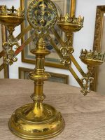 Piecszaru Baznīcas Kandelabru Pāris ar Fleur-de-Lis un Gotiskajām Kroņu Kausiem — Neogotika, Beļģija/Francija, ap 1860–1890 (6104) - Image 13