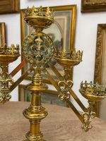 Piecszaru Baznīcas Kandelabru Pāris ar Fleur-de-Lis un Gotiskajām Kroņu Kausiem — Neogotika, Beļģija/Francija, ap 1860–1890 (6104) - Image 11