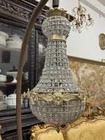 Griestu Lampa Bumbiera Formā, Augstums 65cm, Neliela Izmēra, Iekšpusē 3 Spuldzes, pieejamas 4gab (5530) - Image 2