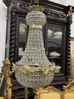 Griestu Lampa Bumbiera Formā, Augstums 65cm, Neliela Izmēra, Iekšpusē 3 Spuldzes, pieejamas 4gab (5530)