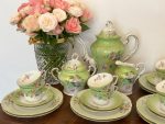 Porcelāna tējas un kafijas servīze 12 personām — vēsturiskā historisma stilā, (Porcelain Tea and Coffee Service for 12 Persons — Historism Style) (4562) - Image 4